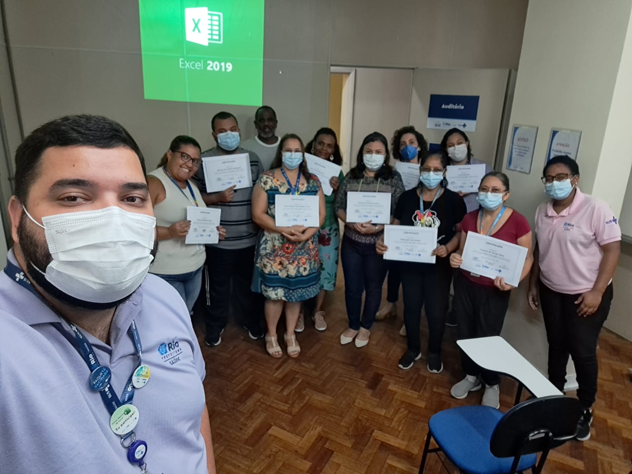 ENTREGA DOS CERTIFICADOS DO CURSO DE EXCEL – OTICS CENTRO