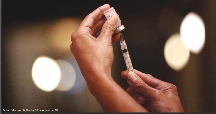 VACINAÇÃO CONTRA A COVID-19: REFORÇO VACINA BIVALENTE