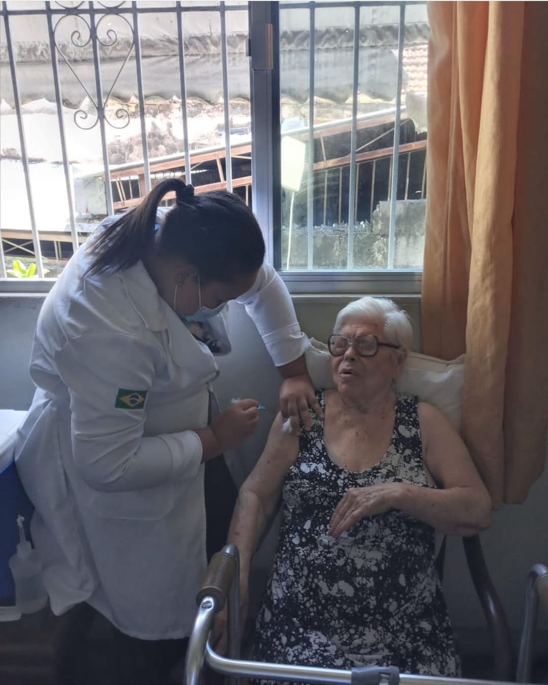 CMS SALLES NETTO – VACINAÇÃO DE ACAMADOS