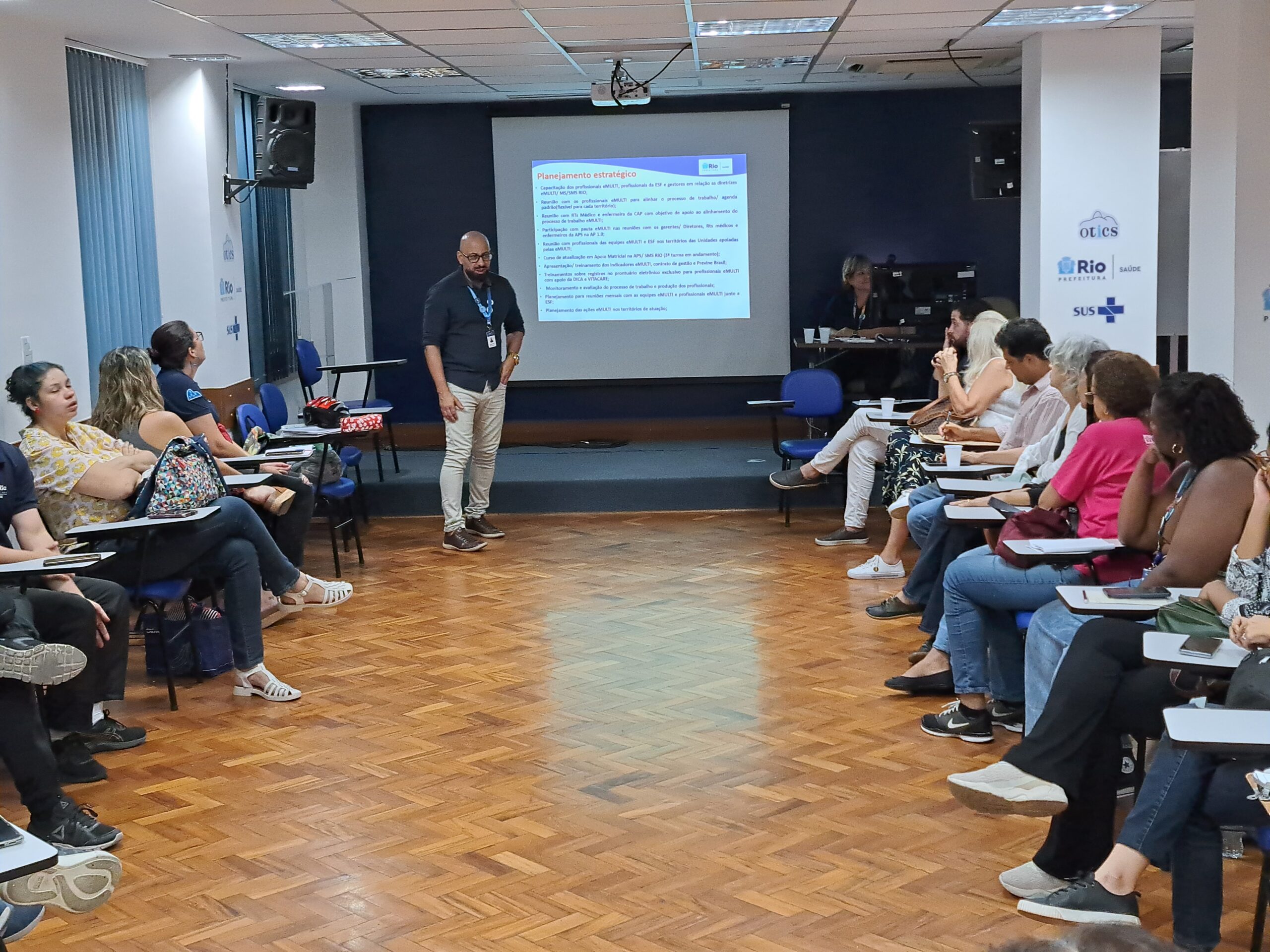 REUNIÃO COM PROFISSIONAIS DAS EQUIPES eMULTI – AP 1.0